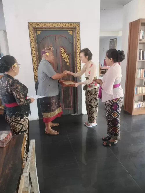 バリ州教育省認定証取得